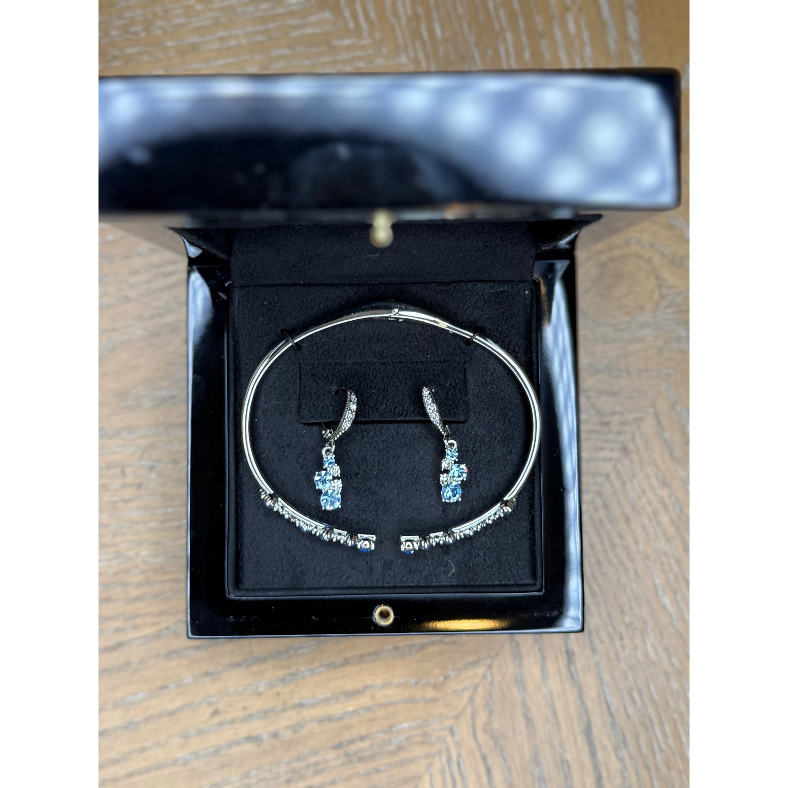 Givenchy Crystal Blue Stone Bracelet Earrings Set Silver Tone Jewelry Gift Set 68$